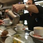 Empresarios tachan de «hachazo» la reducción de la jornada laboral