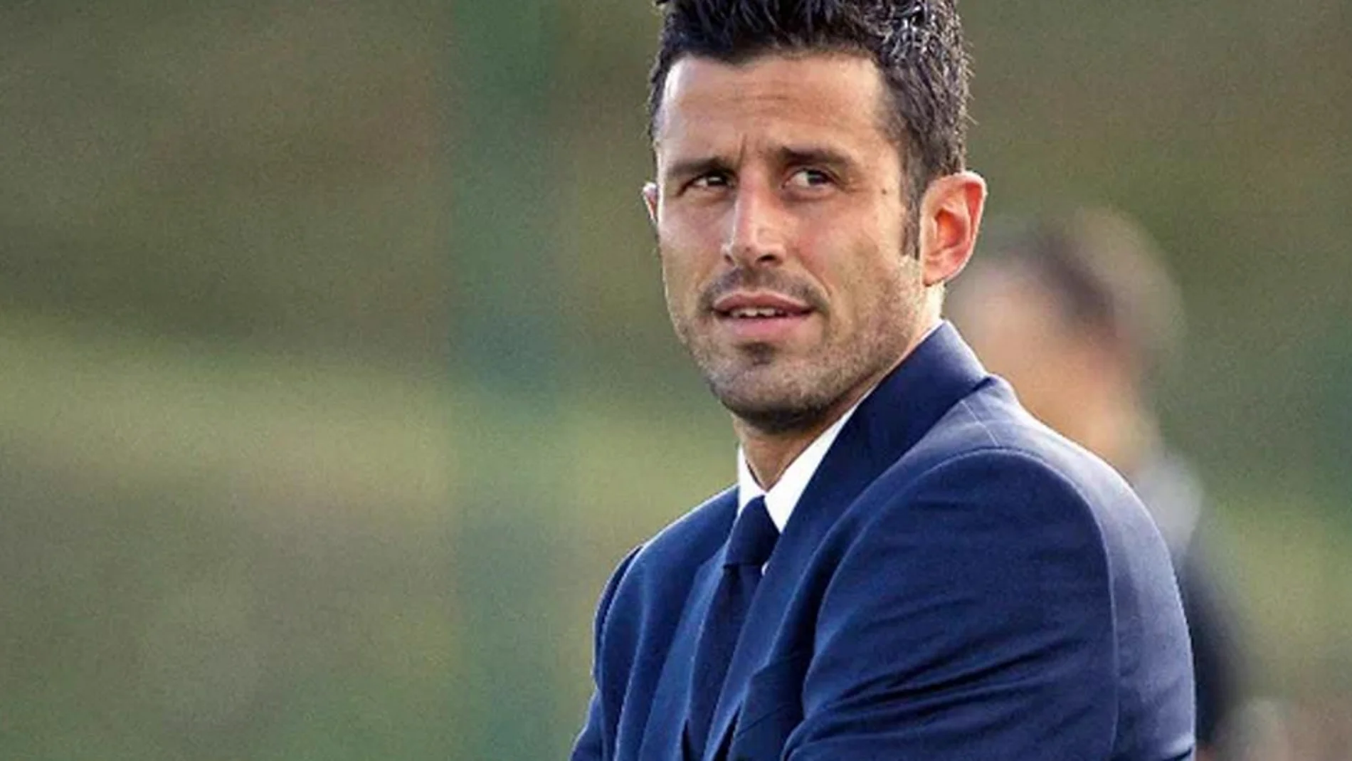 El entrenador del Lyon francés encierra al vestuario para buscar al "topo"