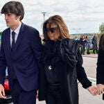 Nuria González y sus hijos