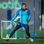 Raphinha entrena y apura sus opciones de llegar al Clásico