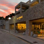 El hotel Vicenç, al norte de la isla, tiene alma mediterránea y vistas a los confines del mar