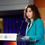 La presidenta de la Comunidad de Madrid, Isabel Díaz Ayuso, inaugura el II Foro Económico OKlíderes