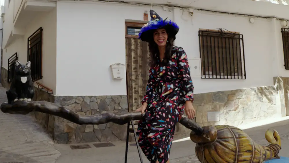 Laura Martínez, presentadora de 'Customiza tu Halloween'