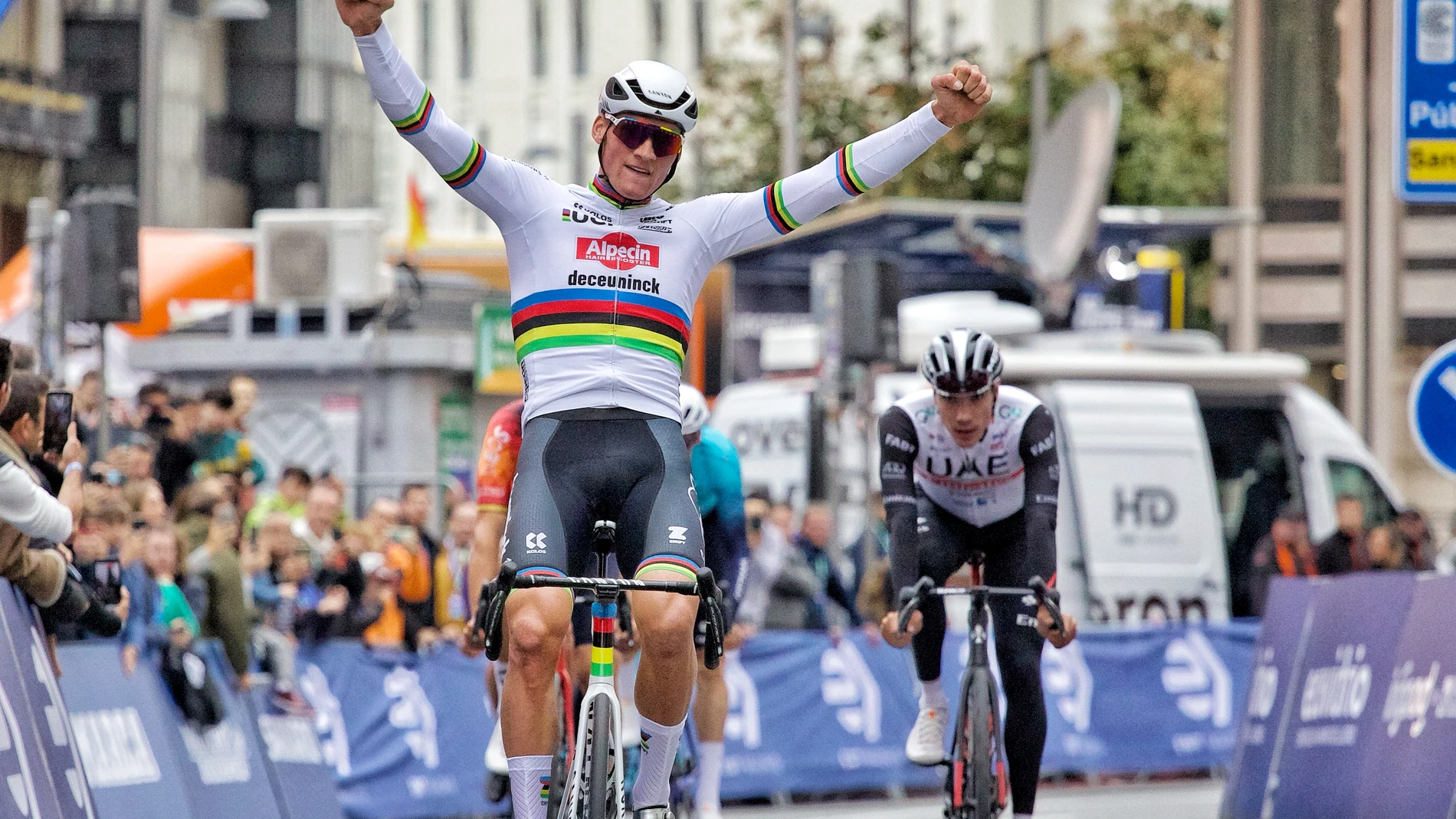 Van der Poel conquista la Gran Vía