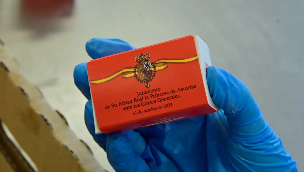 Así es la caja del pastel conmemorativo por la jura de la Constitución de la Princesa Leonor
