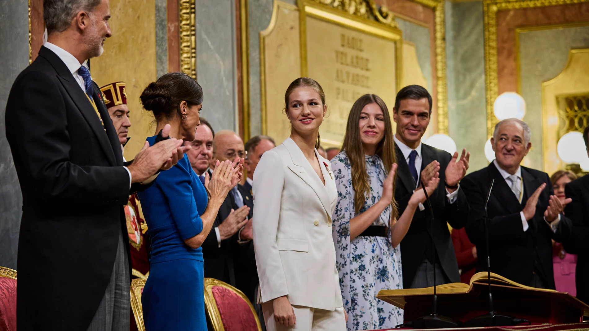 La princesa de Asturias, Leonor de Borbón, jura la Constitución en presencia de las Cortes reunidas en el Congreso de los Diputados. Con la asistencia de Felipe VI y Letizia. © Alberto R. Roldán / Diario La Razón. 31 10 2023