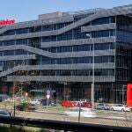 Economía.- El fondo británico Zegona adquiere el 100% del negocio de Vodafone en España por 5.000 millones de euros