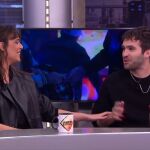 Los actores Belén Cuesta y Ricardo Gómez, en 'El Hormiguero'