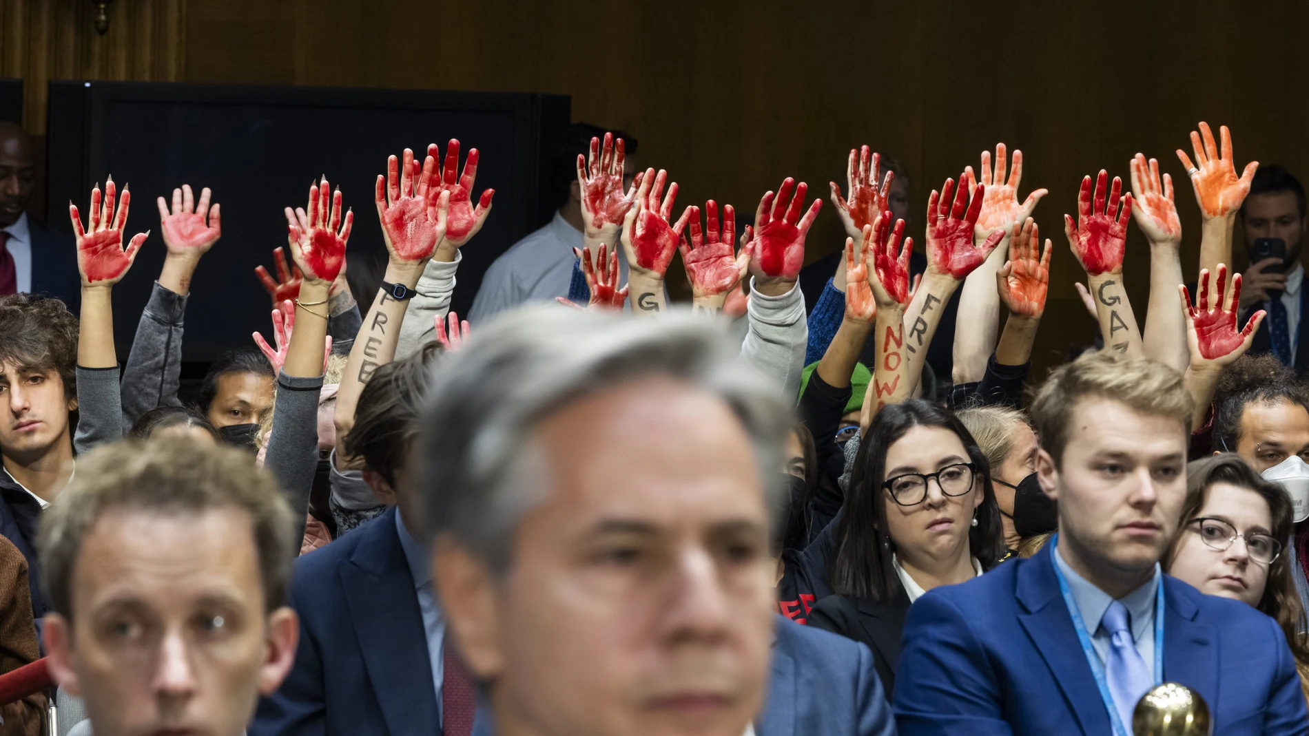Manifestantes a favor de un alto el fuego en Gaza interrumpen a Antony Blinken y Lloyd Austin en el Congreso de EE UU