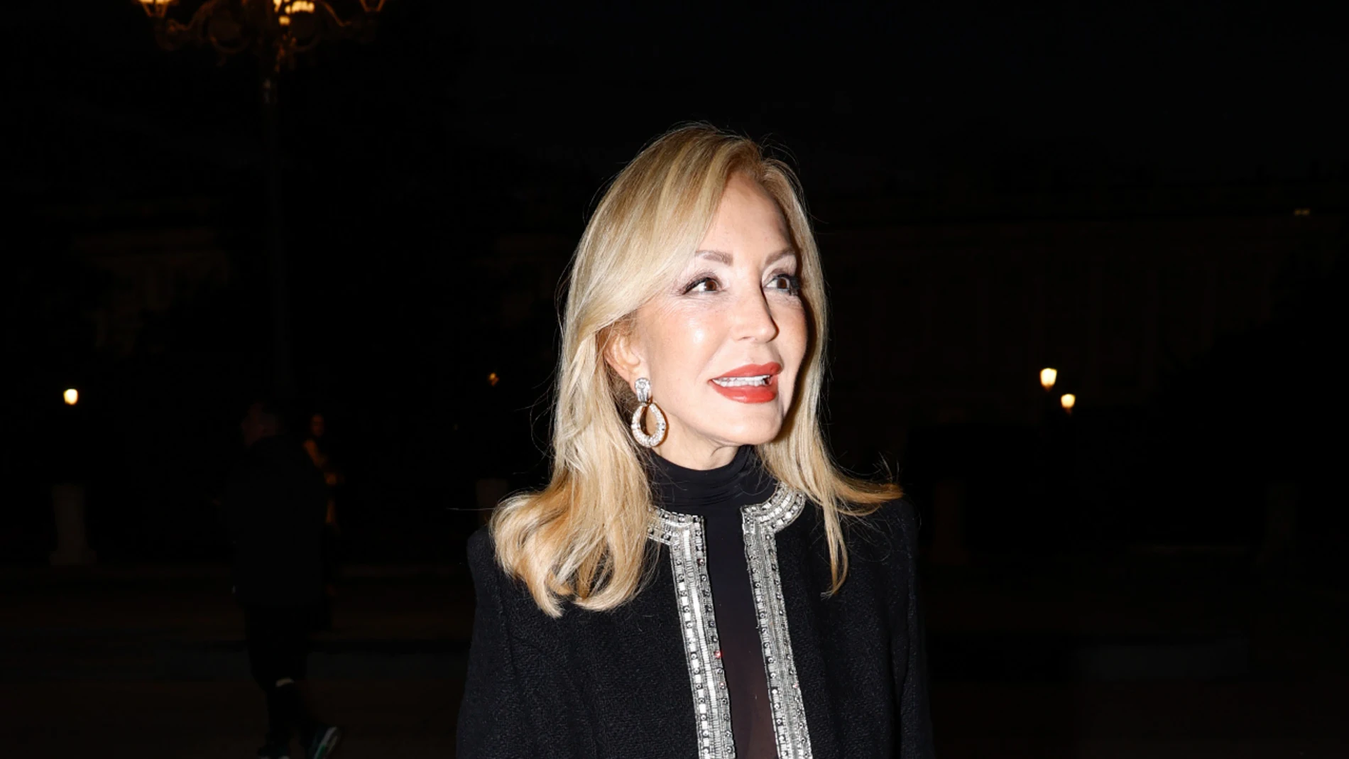 El look de Carmen Lomana para una noche de ópera.