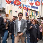 El president de la Generalitat, Carlos Mazón, visita la 677 edición de la Fira de Tots Sants de Cocentaina