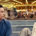 Greta Lee y Yoo Teo son los encargados de dar vida a la enternecedora pareja que protagoniza «Vidas pasadas» 