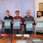Apoyo a la concentración para exigir la reapertura del Tren Ruta de la Plata. Participan el concejal de Obras, Movilidad, Infraestructuras Urbanas y Participación Ciudadana, Pablo Novo; el concejal de Promoción Económica y Protecciòn Ciudadana, David Gago; el portavoz municipal del PP, Jesús María Prada; el portavoz de Zamora Sí, Eloy Tomé; el portavoz de Vox, Javier Eguaras, y el presidente de la Asociación Ferroviaria Zamorana, José Fernández