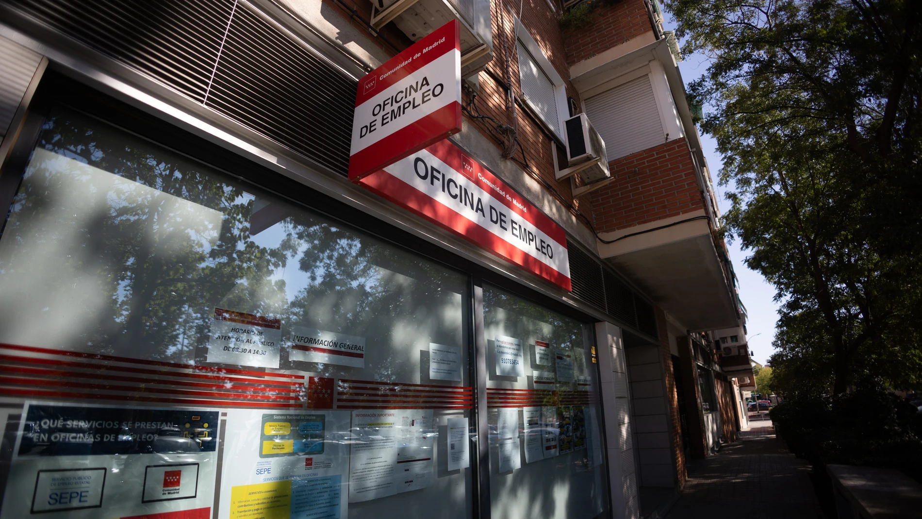El paro sube en 36.936 personas en octubre lastrado por el fin de la temporada turística
