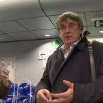 Puigdemont se reúne con Turull y Nogueras en su despacho del Parlamento Europeo