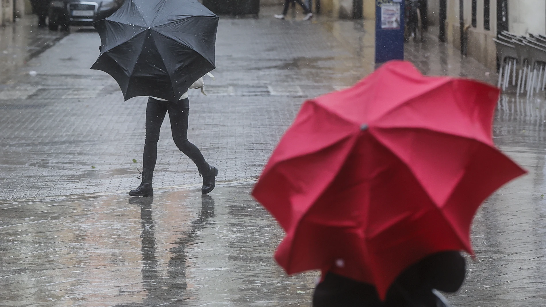 Las lluvias se limitarán esta semana al noroeste peninsular y las temperaturas bajarán, pero se recuperarán el viernes
