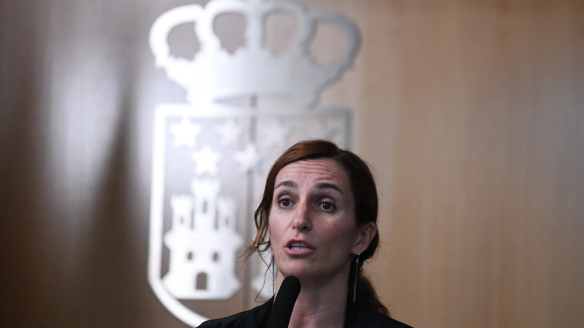 Mónica García califica de "asedio" la manifestación en Ferraz