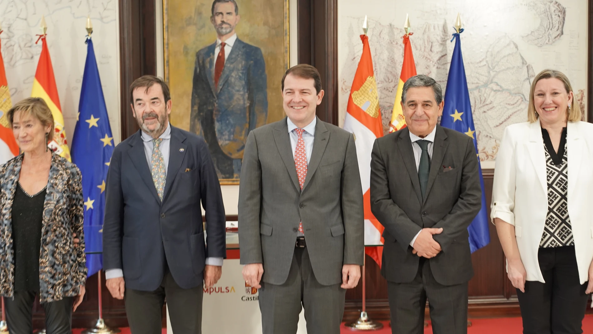 Fernández Mañueco junto a Vicente Guilarte, Julio Sanz Orejudo e Isabel Blanco, en la firma del convenio