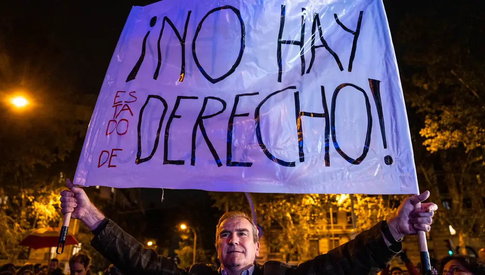 Nueva concentración contra la amnistía en Ferraz