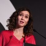 MADRID.-AMP.- Ayuso acusa al PSOE de "colar una dictadura por la puerta de atrás" y advierte que están "tangando" a Bruselas