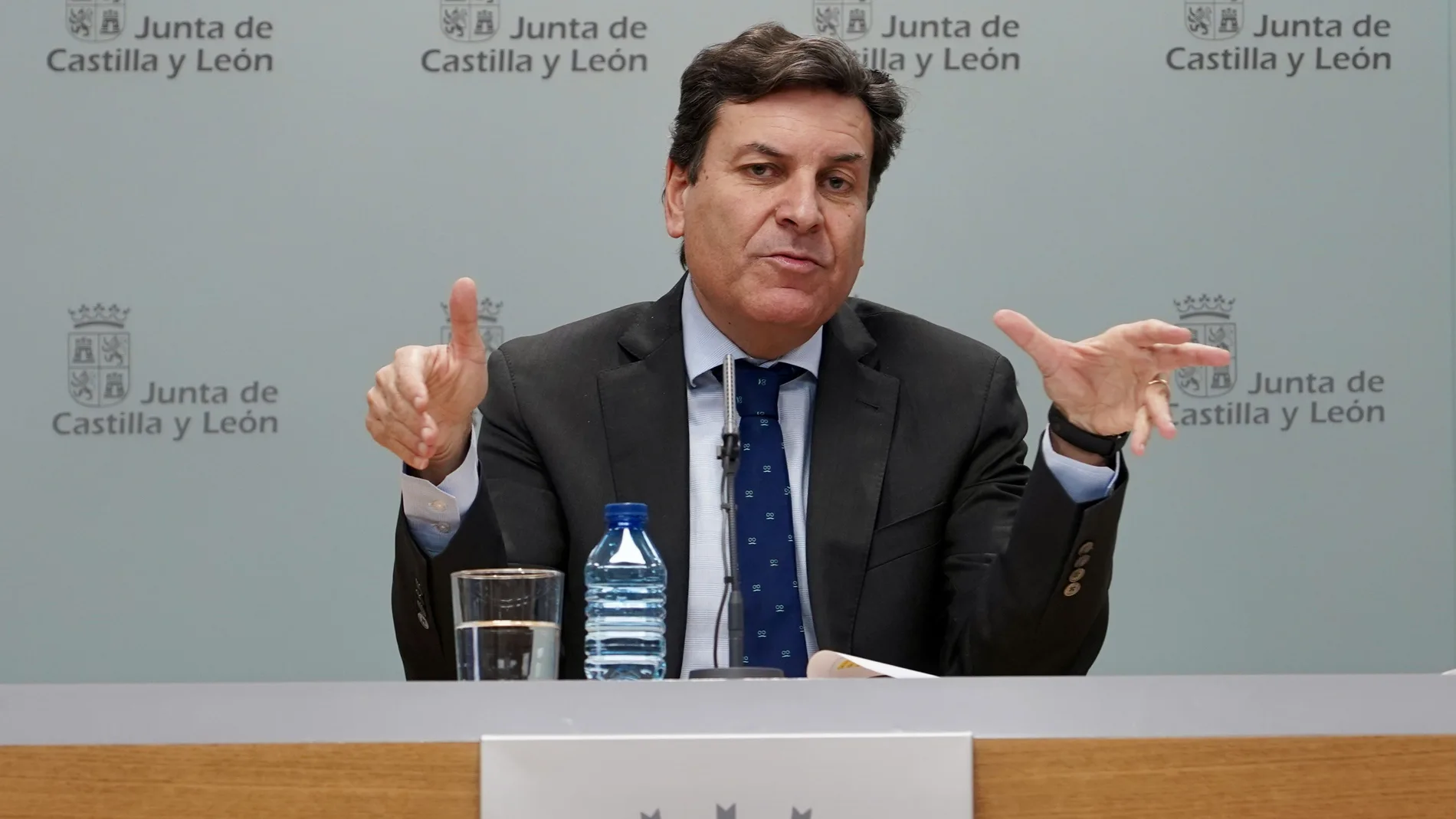 Fernández Carriedo atiende a la prensa tras el Consejo de Gobierno