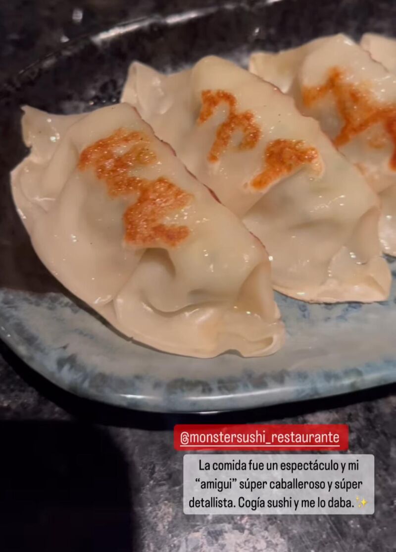 Story de Marta Riesco cenando en un restaurante con una cita