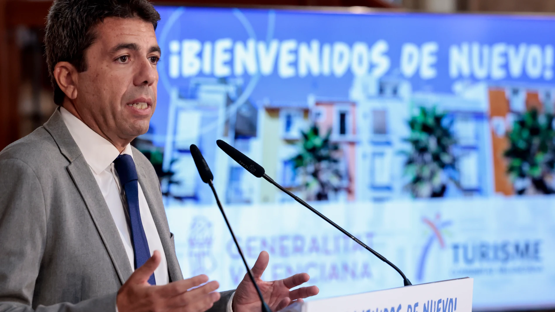 Carlos Mazón ha celebrado con representantes del sector la derogación de la tasa turística