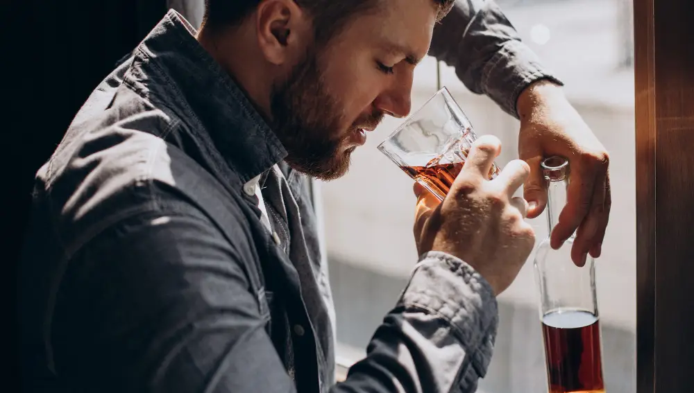 El hallazgo sobre el consumo de alcohol, cafeína y sueño que sorprende a los científicos