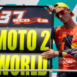 Pedro Acosta, en el podio de Sepang ya como campeón del mundo
