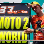 Pedro Acosta, en el podio de Sepang ya como campeón del mundo