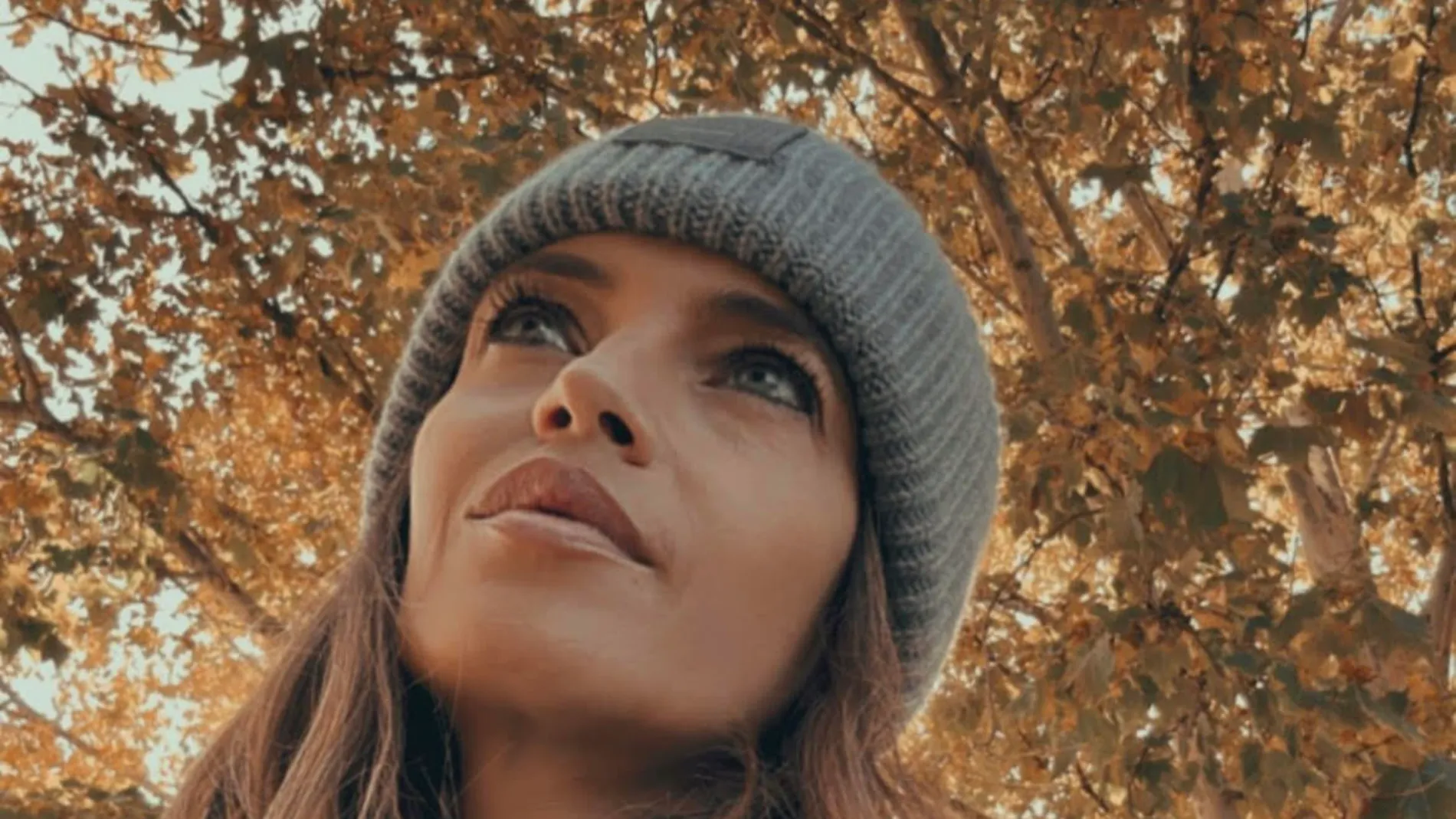 Sara Carbonero con look de invierno.