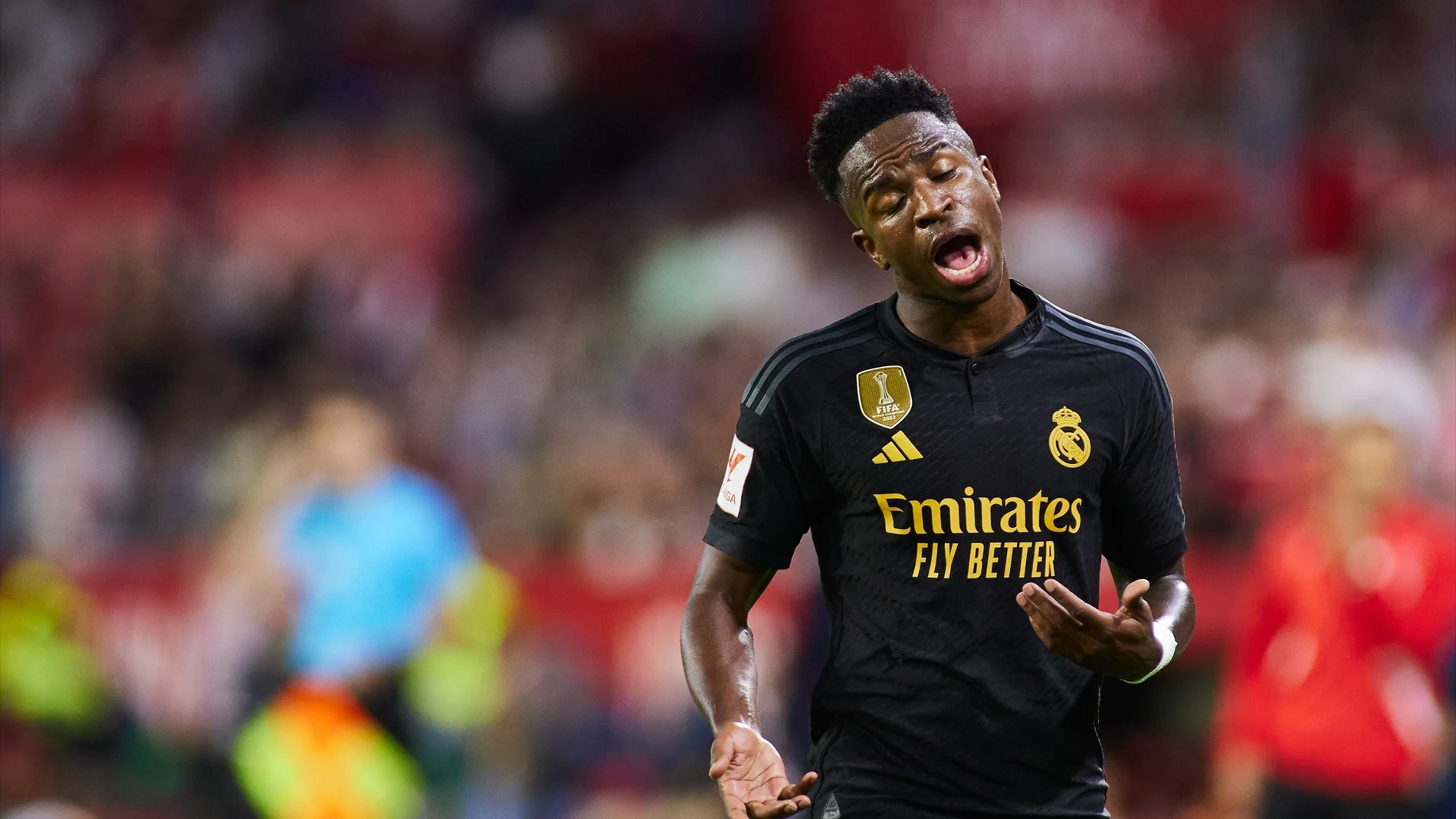 Vinicius en un partido del Real Madrid en Sevilla