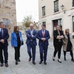 Mañueco llega al foro junto a Isabel Blanco, Begoña Galache, Leticia García y Javier Faúndez, entre otros