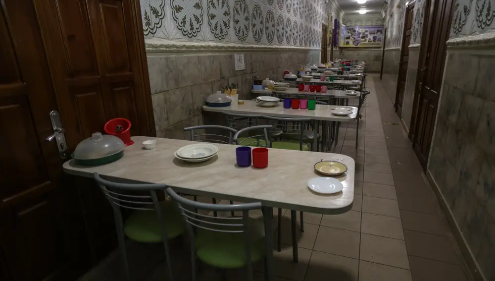 Un antiguo internado de Mikolaiv se ha convertido en un centro de desplazados internos. La mayoría provienen de Jersón Firma: Oleksandr Ratushniak