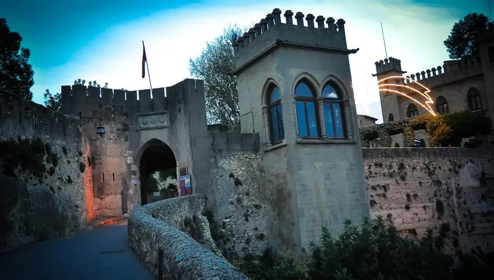 Entrada principal al castillo de Xàtiva