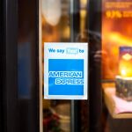 El logotipo de American Express es cada vez más habitual en todo tipo de comercios