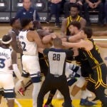 Draymond Green, en una de sus agresiones de esta temporada