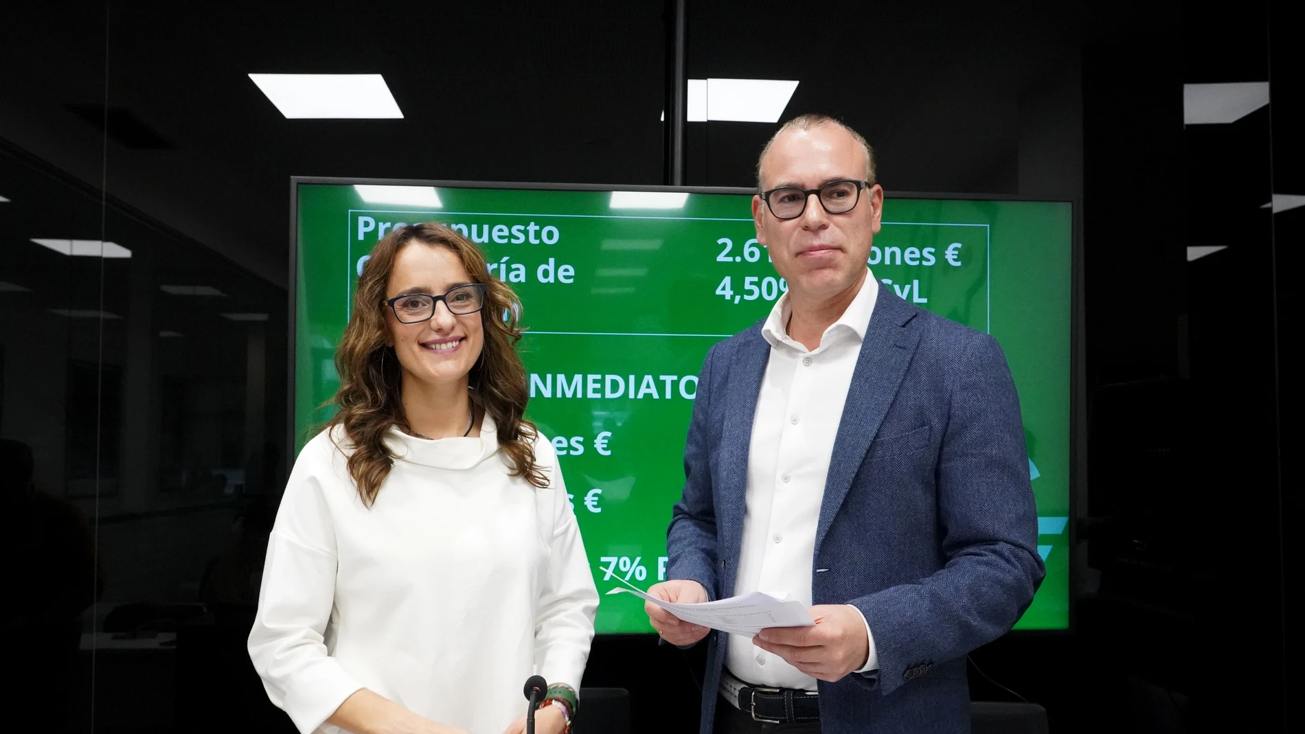 La presidenta del sector de Educación de CSIF Castilla y León, Isabel Madruga, presenta las conclusiones de la encuesta realizada a docentes sobre el estado de los centros educativos de la Comunidad