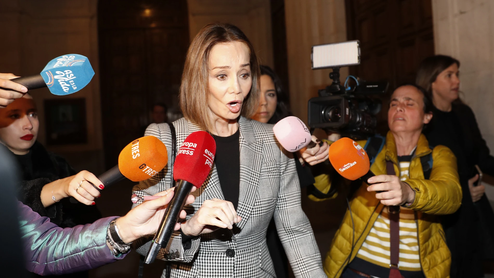 El cambio de look de Isabel Presyler.