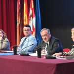 El presidente de las Cortes, Carlos Pollán, inaugura, junto a la alcaldesa Cristina Ayala, entre otros, el Congreso