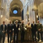 El consejero de Cultura, Turismo y Deporte, Gonzalo Santonja, junto con el presidente de la Fundación Iberdrola España, Fernando García, visitan la iglesia de San Martín de Tours 