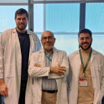 Jorge Cerón, Pedro J. Real y Gonzalo Martínez, investigadores del Departamento de Bioquímica y Biología Molecular I de la UGR y GENyO.