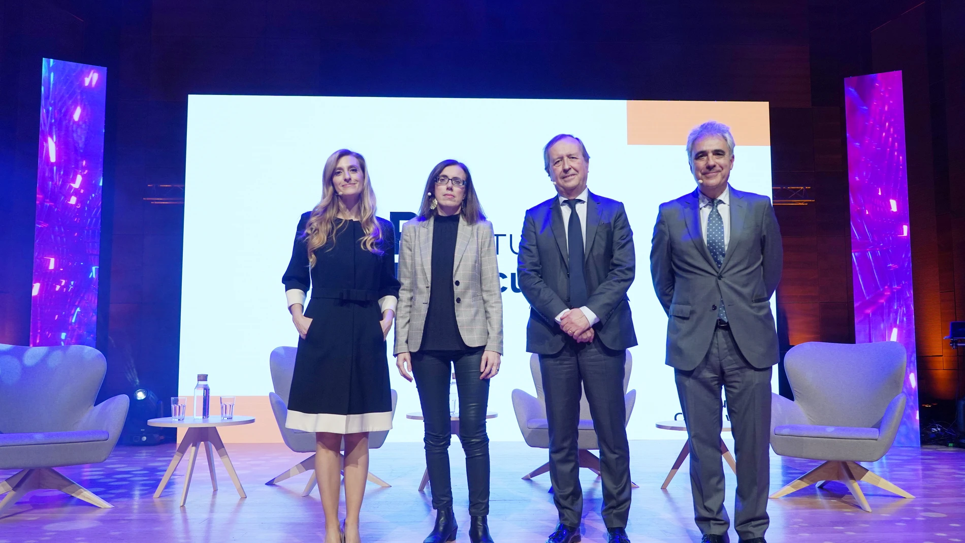 Los directores generales de Políticas Culturales, Inmaculada Martínez; de Turismo, Ángel González; y de Patrimonio Cultural, Juan Carlos Prieto, presentan el proyecto moderados por la viceconsejera de Acción Cultural, Mar Sancho