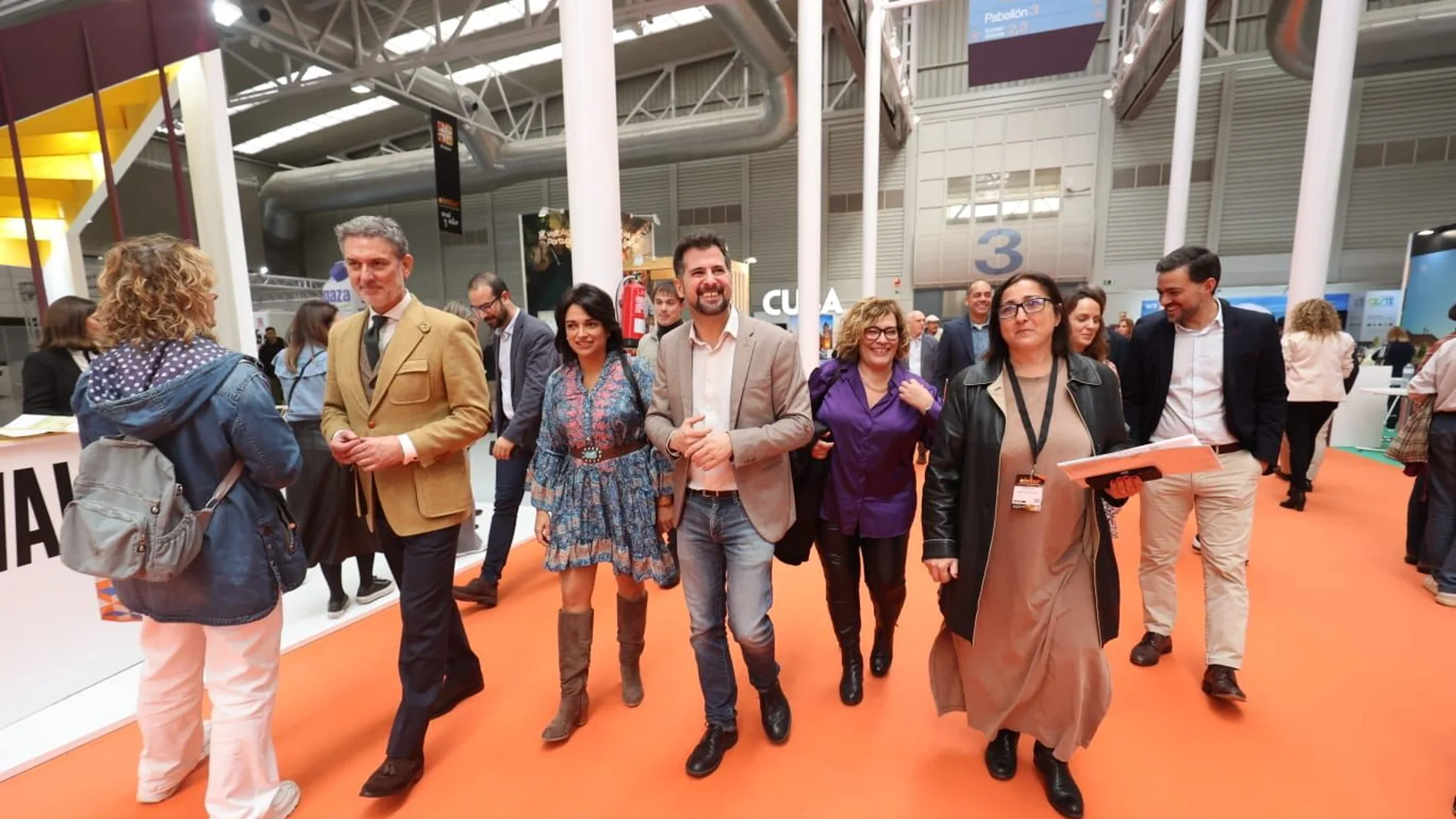 Tudanca durante su visita a la Feria de Turismo de Interior (Intur)
