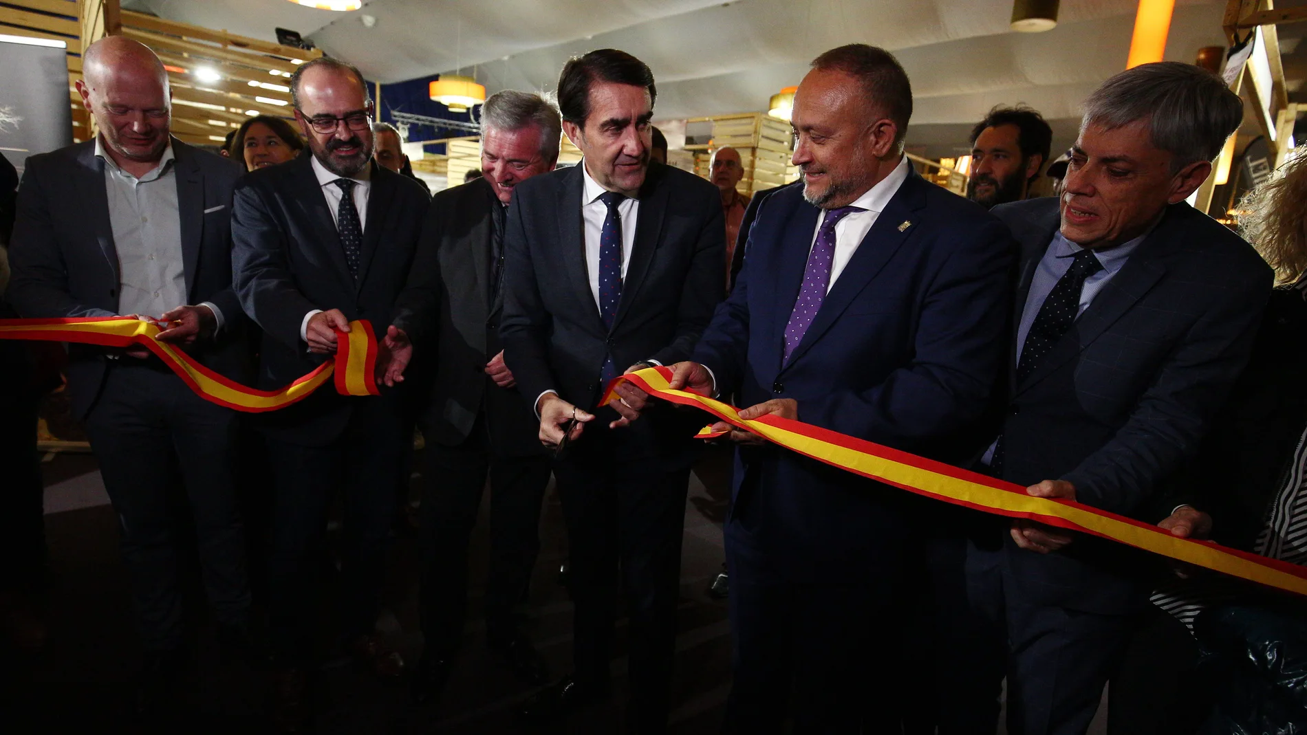 Suárez-Quiñones inaugura en Carracedelo la XIV Feria Sectorial de la Castaña Biocastanea