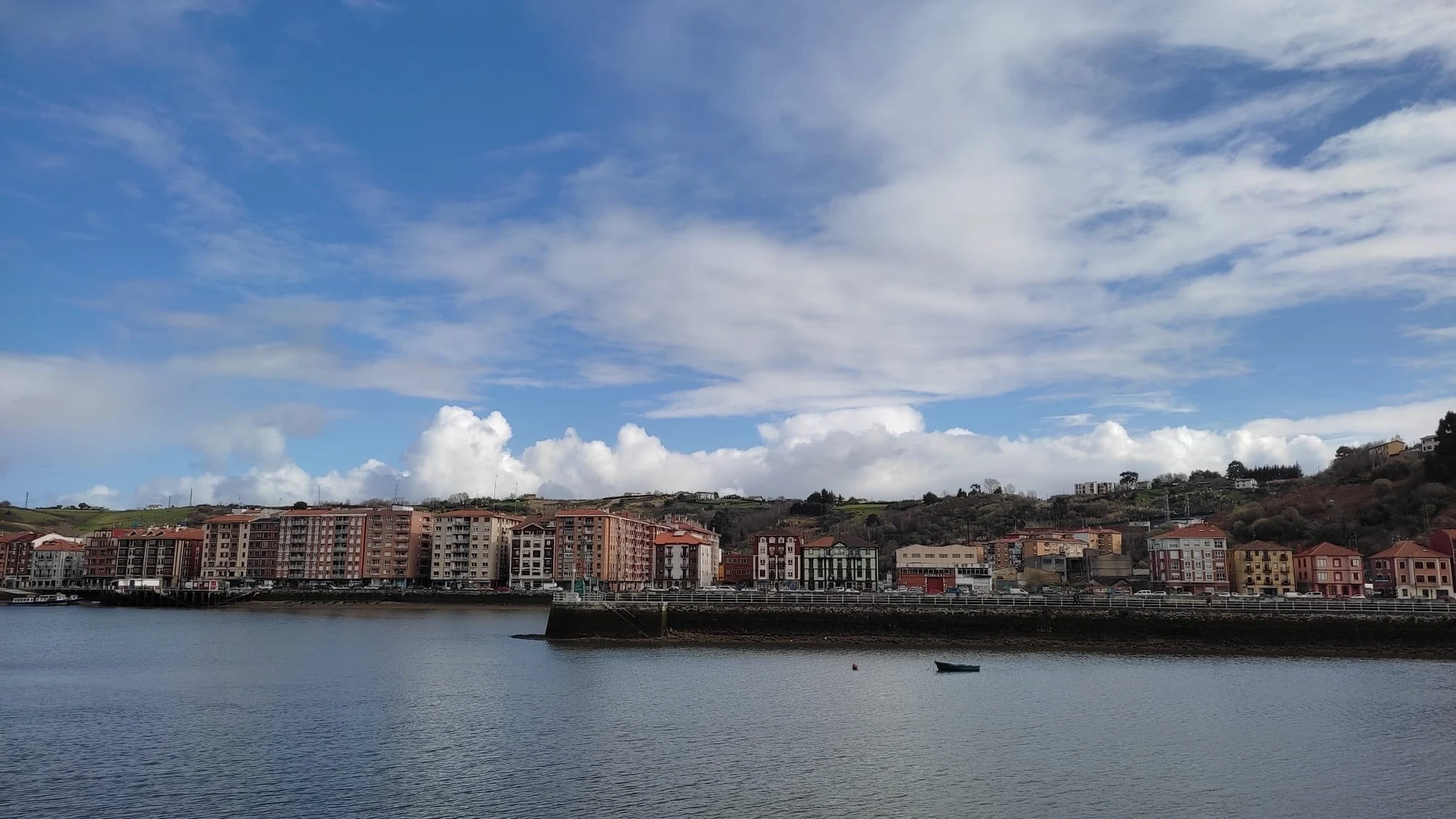 Los cielos poco nubosos predominarán este domingo en la mayor parte del país