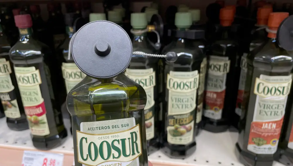 Botellas y garrafas de aceite de oliva. Algunas con alarma.