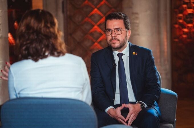 Pugna entre Aragonès y Junts por la mesa de negociación con Sánchez