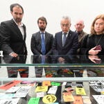 El vicepresidente de la Junta, Juan García-Gallardo, inaugura la exposición ‘Pegatinas del Odio’