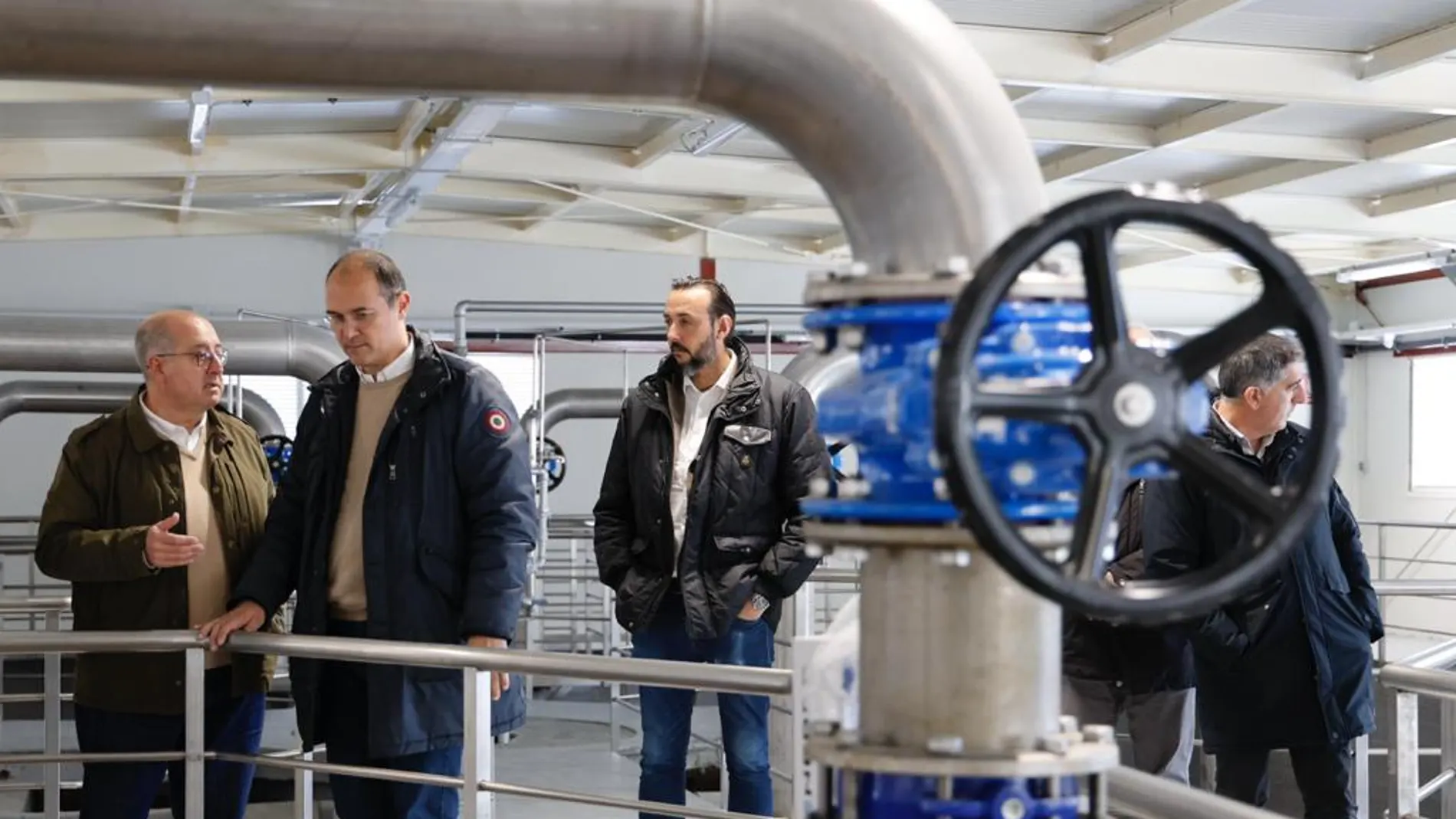 El concejal de Medio Ambiente, y presidente de Aquavall, Alejandro García Pellitero, visita las obras de mejora llevadas a cabo en la estación potabilizadora de San Isidro